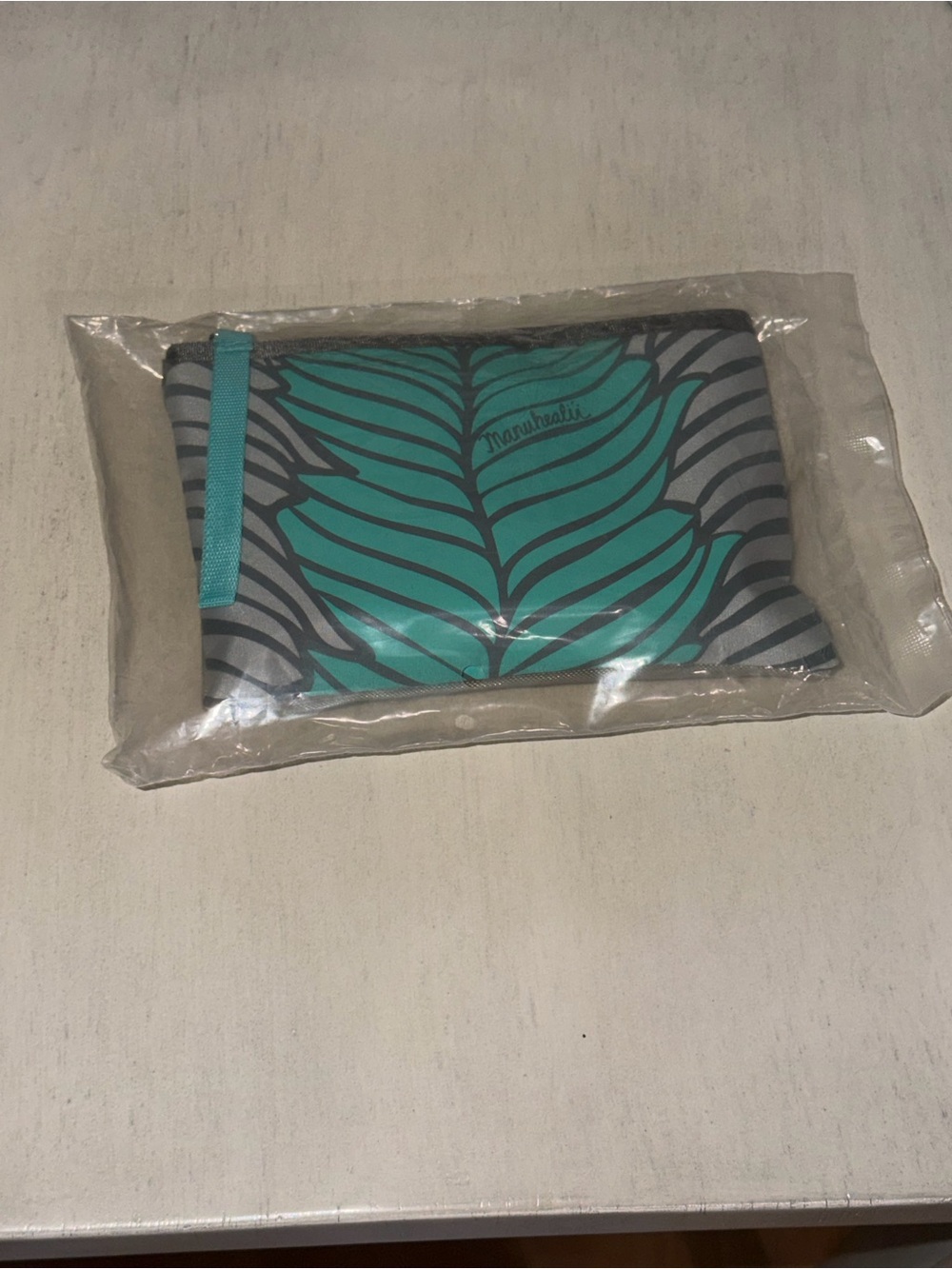 Manuhealii x Hawaiian Airlines | Passenger Cosmetic Toiletry Bag Pouch Swag